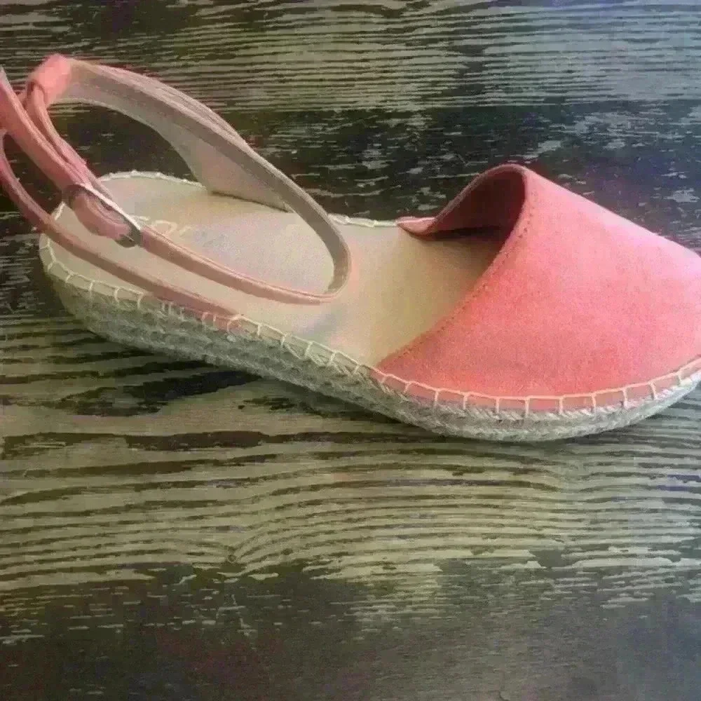 NWT Soda Fiesta Women’s Casual Espadrilles Trim Rubber Sole Flatform Wedge 7.5